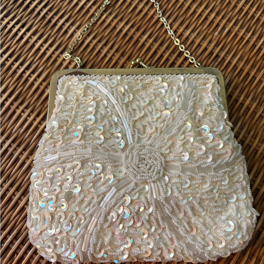 Vintage Bounty made in Hong Kong Cream Beaded Clutch